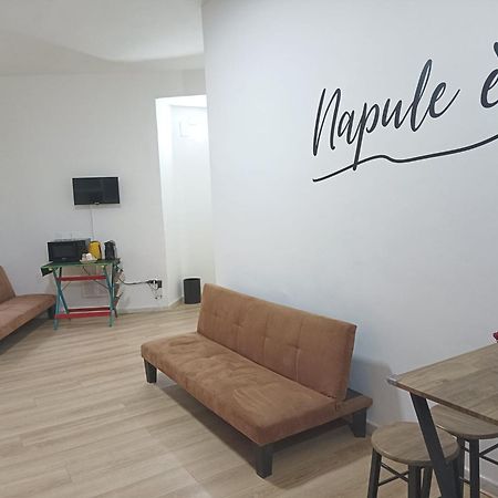 A Casa Di Ilaria Apartment Napoli Exterior foto