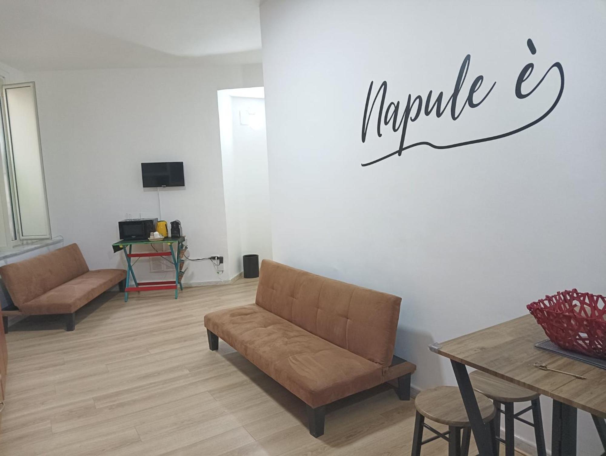 A Casa Di Ilaria Apartment Napoli Exterior foto