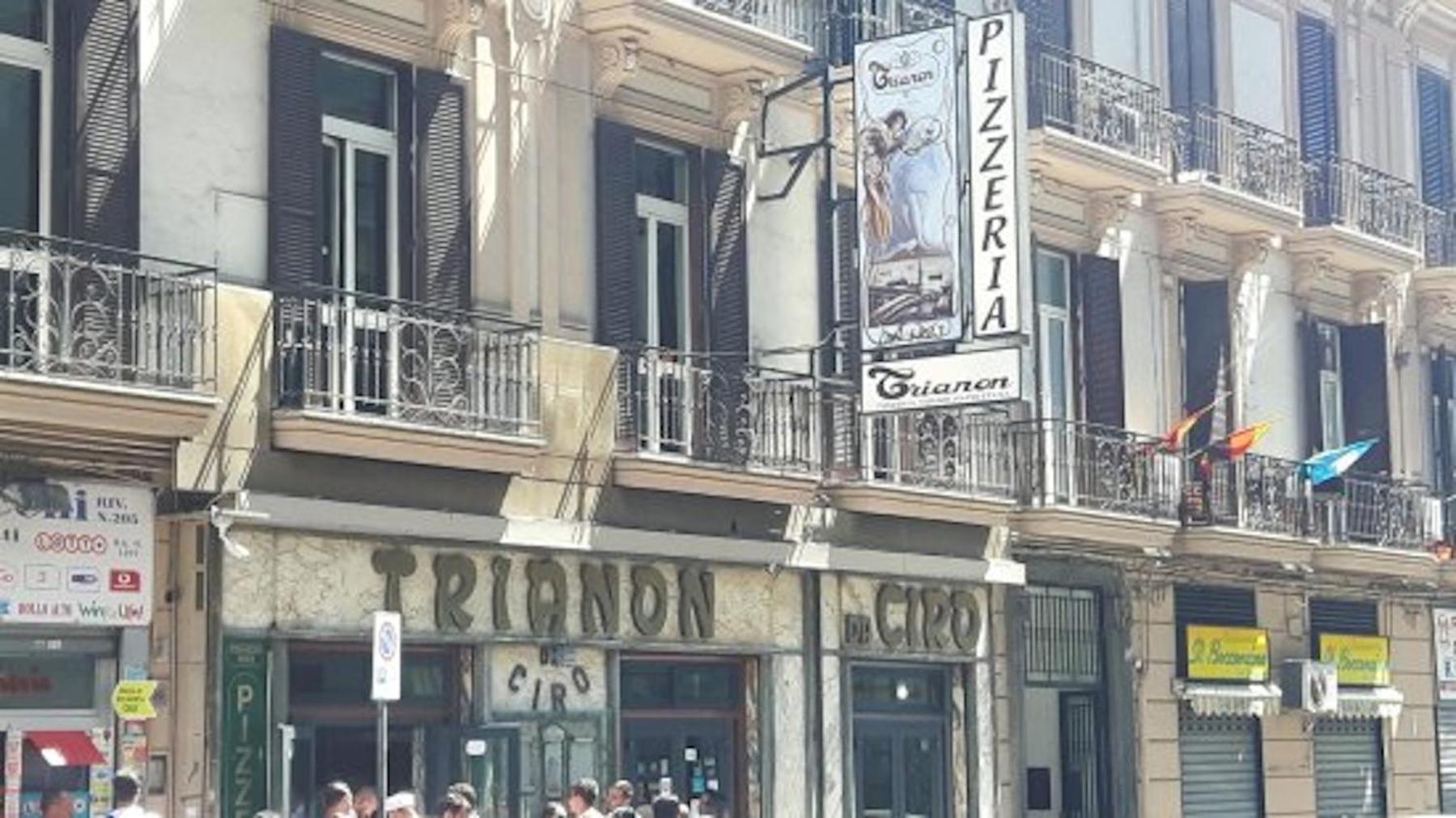 A Casa Di Ilaria Apartment Napoli Exterior foto
